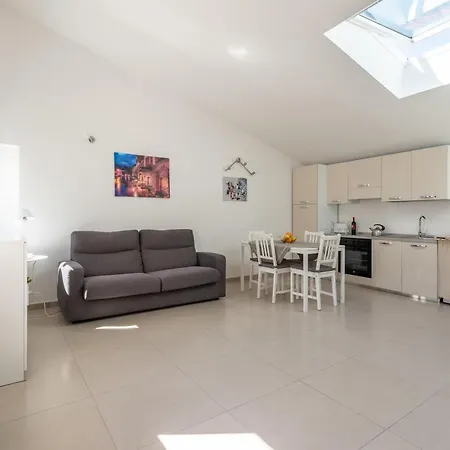 Lumar Sicilia - Quaroni * 팔레르모