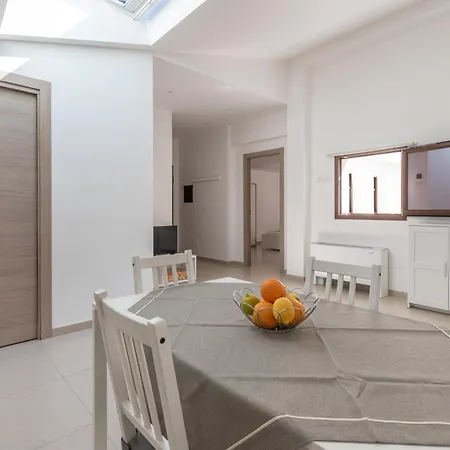 Lumar Sicilia - Quaroni Apartmán
